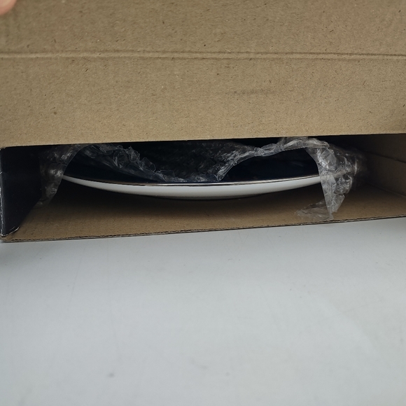 Walt Disney World "Where The Magic Lives" 3D Collector Plate NWT - Picture 9 of 15